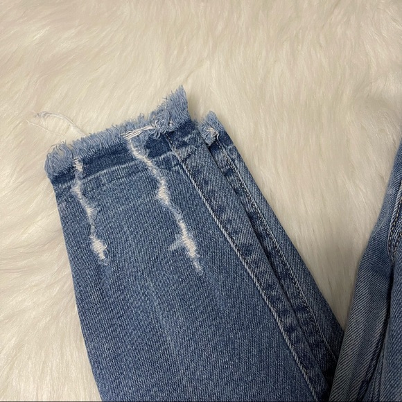 High Waisted Hollister Distressed Skinny Jeans - Picture 5 of 16